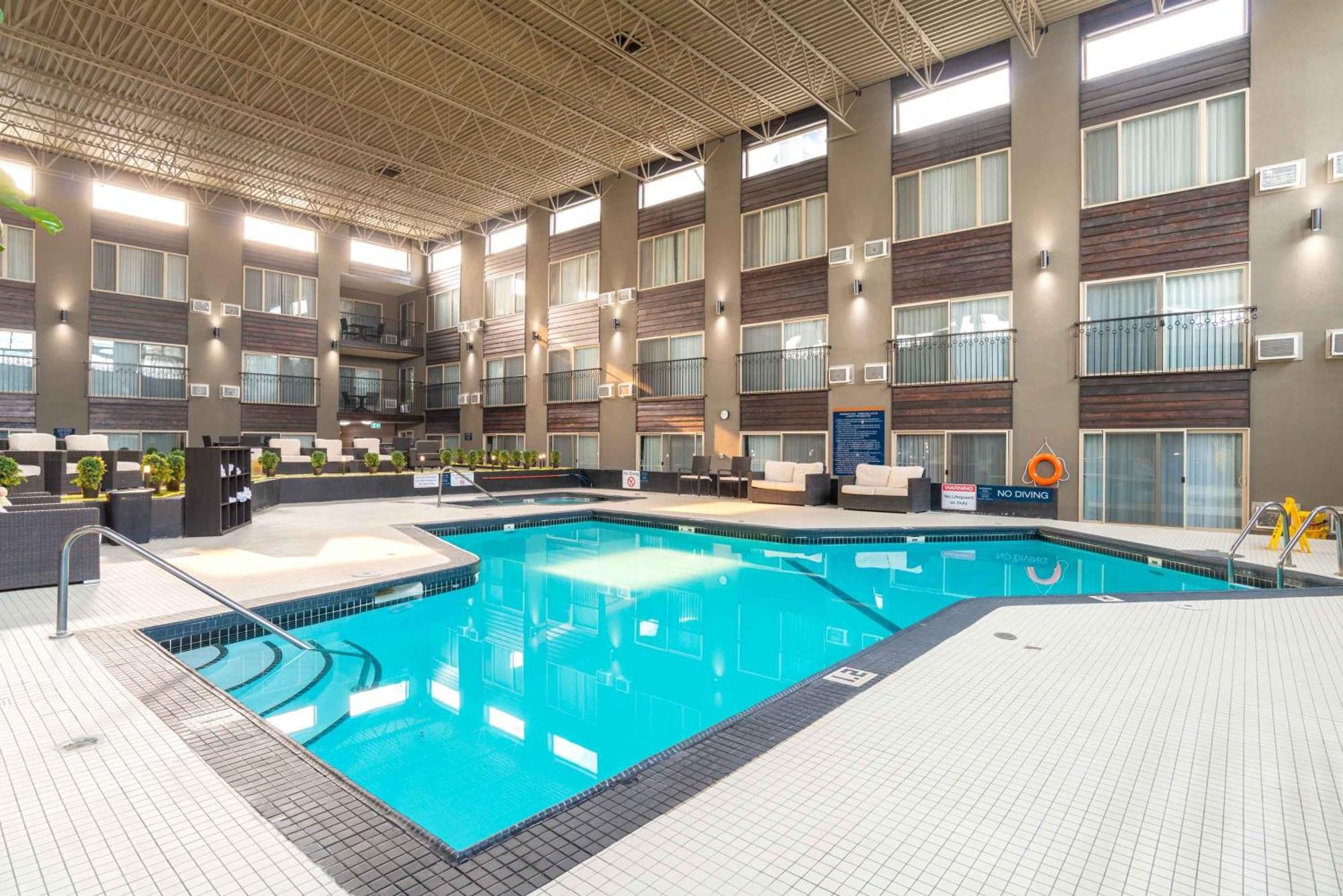 Sandman Hotel Edmonton West Exteriör bild