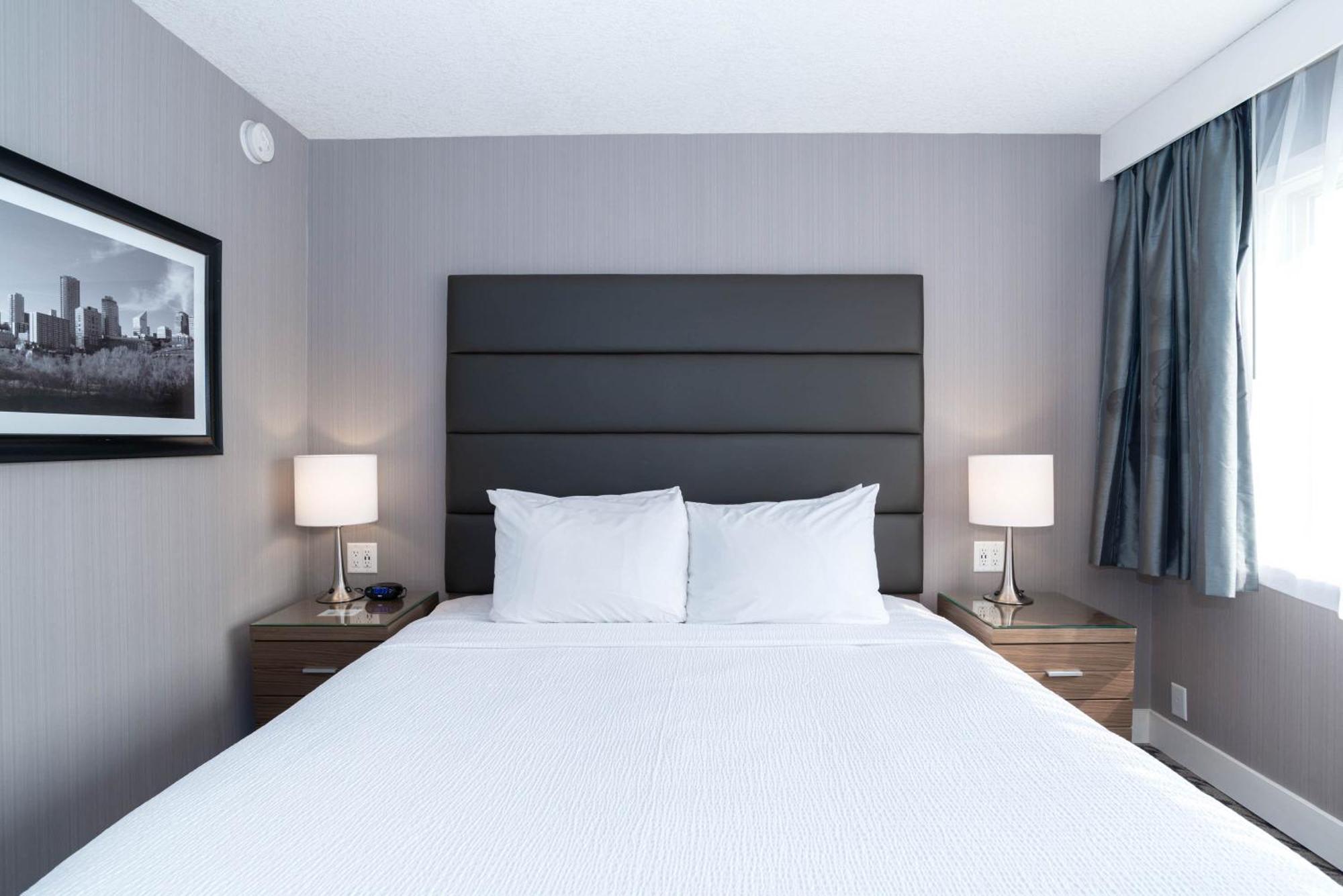 Sandman Hotel Edmonton West Exteriör bild