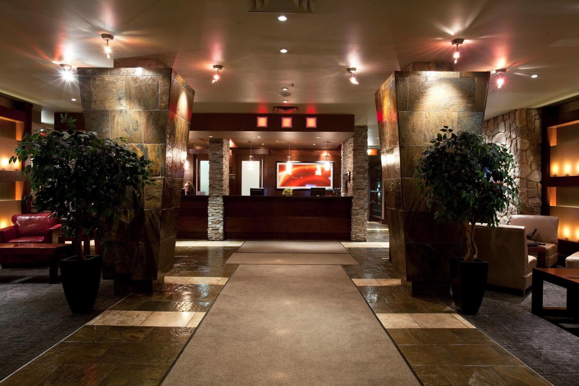 Sandman Hotel Edmonton West Exteriör bild